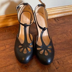 Chase + Chloe New Retro Heels Sz 7